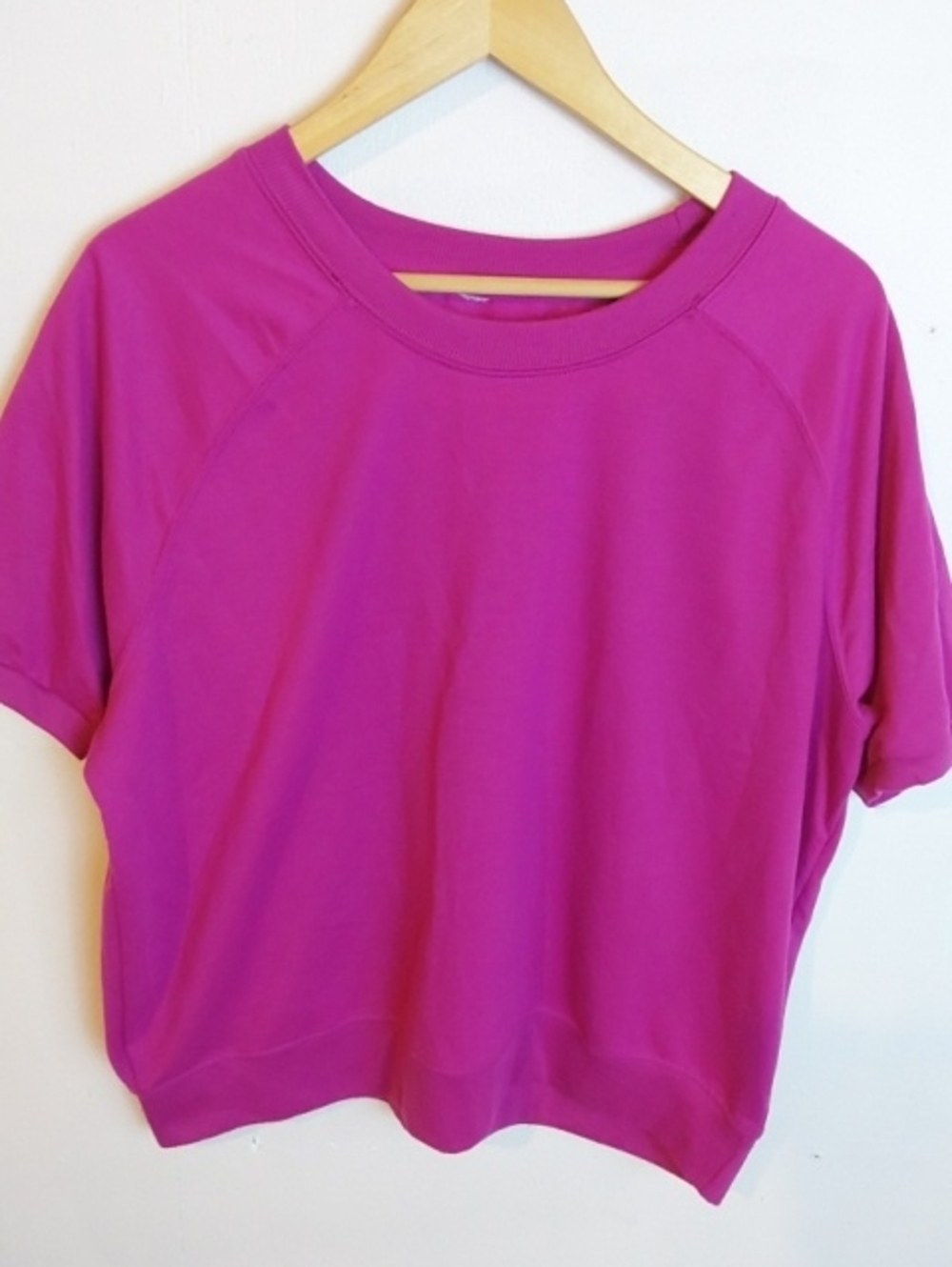 Women's Boxy Cropped Crewneck Short Sleeve Sweatshirt in Bright Fuchsia Pink XL
